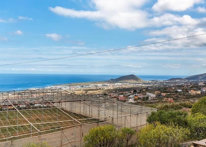 Casa Haroldo - Private Pool - Sea & Mountain Views Дом отдыха Канделария