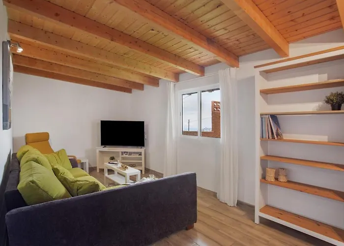 Дом отдыха Casa Haroldo - Private Pool - Sea & Mountain Views